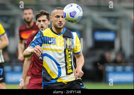 Foto Claudio Martinelli/Lapresse 12 maggio 2021 Milano, Italia sport calcio F.C.Internazionale Milano vs A.S. Roma Serie A TIM 2020/2021 - stadio &#x201c;G.Meazza&#x201d; Nella foto: d'ambrosio daniloPhoto Claudio Martinelli/Lapresse 12th mai 2021 Milan, Italie football F.C.Internazionale Milano vs A.S. Roma - Ligue italienne de championnat de football A TIM 2020/2021 - &#x201c;G.Meazza&#x201d; stade.Dans la photo: d'ambrosio danilo Banque D'Images