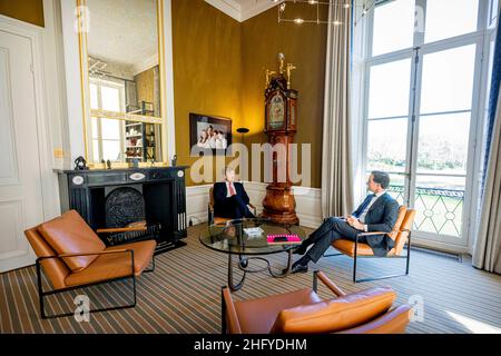 La Haye, Niederlande.17th janvier 2022.Le roi Willem Alexander des pays-Bas au Palais huis Ten Bosch à la Haye, le 17 janvier 2022, pour sa première conversation hebdomadaire avec le Premier ministre Rutte après l'assermentation du Cabinet Rutte IV : Rotapool/P van Katwijk/ Albert Nieboer/Netherlands OUT/point de vue OUT/dpa/Alay Live News Banque D'Images