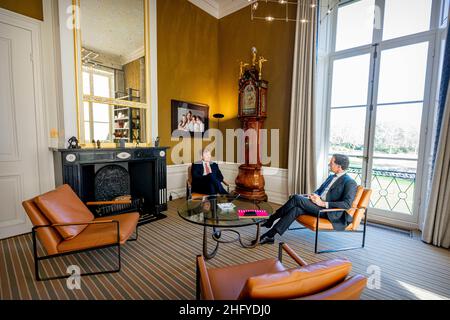 La Haye, Niederlande.17th janvier 2022.Le roi Willem Alexander des pays-Bas au Palais huis Ten Bosch à la Haye, le 17 janvier 2022, pour sa première conversation hebdomadaire avec le Premier ministre Rutte après l'assermentation du Cabinet Rutte IV : Rotapool/P van Katwijk/ Albert Nieboer/Netherlands OUT/point de vue OUT/dpa/Alay Live News Banque D'Images