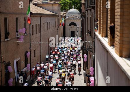 Alessandro Bremec/Lapresse 21 mai 2021 Italie Sport Cyclisme Giro d'Italia 2021 - 104th Edition - Stage 13 - de Ravenne à Vérone dans la photo: Début Banque D'Images