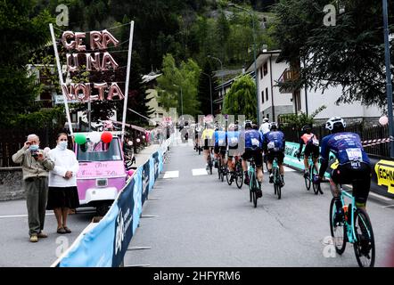 Foto Lapresse/Alessandro Garofalo 29 maggio 2021 Sport Ciclismo Giro d'Italia 2021 – Giro E Nella foto: Tappa 20 Madesimo - Valle Spluga/Alpe Motta photo Lapresse/Alessandro Garofalo 29 mai 2021 Sport Cycling Giro d'Italia 2021 – Giro E dans le pic: 20th scène Madesta Motta - Valle Spluga - Alpe Banque D'Images