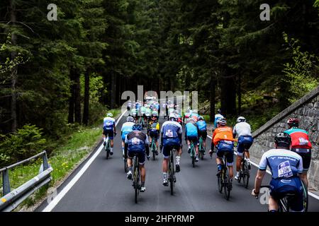 Foto Lapresse/Alessandro Garofalo 29 maggio 2021 Sport Ciclismo Giro d'Italia 2021 – Giro E Nella foto: Tappa 20 Madesimo - Valle Spluga/Alpe Motta photo Lapresse/Alessandro Garofalo 29 mai 2021 Sport Cycling Giro d'Italia 2021 – Giro E dans le pic: 20th scène Madesta Motta - Valle Spluga - Alpe Banque D'Images