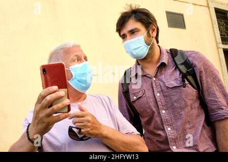 Mauro Scrobogna /Lapresse 01 juin 2021 Rome, Italie politique M5S - 5 star mouvement dans la photo: L'ancien député et la voix du M5S Alessandro Di Battista réapparaît près des bureaux parlementaires des groupes de la Chambre des députés Banque D'Images