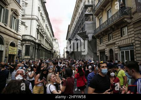 Cecilia Fabiano/ Lapresse 02 juin 2021 Roma (Italie) Actualités République Journée dans le pic: Foule dans via del Corso Banque D'Images