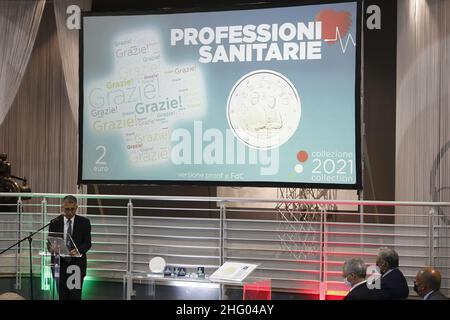 Cecilia Fabiano/ Lapresse 22 juin 2021 Roma (Italie) Actualités : Présentation au Musée de la monnaie à Rome de la pièce d'argent dédiée aux professions de la santé, émise par le MEF et minée par la monnaie italienne dans le cadre de la Collection numismatique 2021 dans le pic : Paolo Aielli Banque D'Images