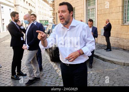 Mauro Scrobogna /Lapresse 01 juillet 2021 et#xA0; Rome, Italie politique Lega - Salvini point de presse sur la photo: Matteo Salvini, chef de la Ligue, pendant le point de presse habituel près du Sénat Banque D'Images