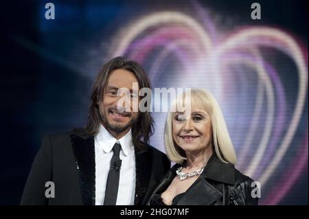 Virginia Farneti/Lapresse 14-05-2011 Rome Entertainment TV Show Eurovision Song Contest dans la photo Bob Sinclair et Raffaella Carrà Banque D'Images