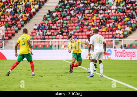 YAOUNDÉ, CAMEROUN - JANVIER 17: Pierre Kunde du Cameroun pendant la coupe d'Afrique des Nations 2021 groupe Un match entre le Cap-Vert et le Cameroun au Stade d'Olembe le 17 janvier 2022 à Yaoundé, Cameroun.(Photo de SF) Banque D'Images