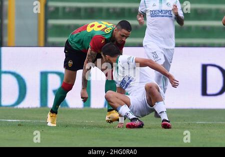 Foto Roberto Settonce/Andrea Pomponi/LaPresse08 Agosto 2021 Terni (TR), Italia sport calcio Ternana vs Avellino - Coppa Italia 2021/2022 - Stadio Libero Liberati Nella foto: salzano delusione photo Roberto Settonce/Andrea Pomponi/LaPresseaout 08, 2021 Terni(TR), Italy Sport Lizina - coupe d'Avelnati Libero Libero - 2021/2022 - Sport italien - Ullinana:éjection de salzano Banque D'Images