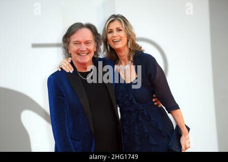 GIAN Mattia d'Alberto - Lapresse 2021-09-04 Venise 78th Festival International du film de Venise 'Competencia Oficial' tapis rouge sur la photo: Bruno 'Red' Canzian et Beatrix Niederwieser Banque D'Images