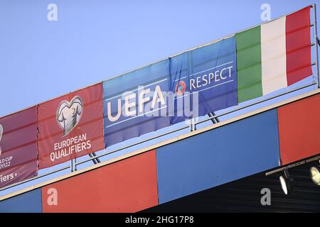 Lapresse - Fabio Ferrari septembre 05 2021 Bâle, Suisse football Italie contre Suisse- Qatar qualifications de la coupe du monde - Stade de St Jakob-Park de Bâle dans le pic:flag Banque D'Images