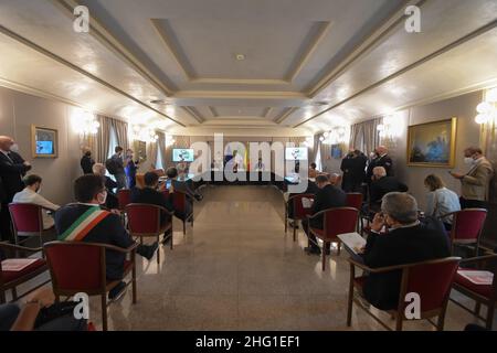 Foto Francesco Militello Mirto/Lapresse 16 settembre 2021 Palerme, ItaliaSport Ciclismo Presso Palazzo d&#x2019;Orléans, sede della Presidenza della Regione Siciliana, &#XE8; stato presito il Giro di Sicilia 2021.Nella foto :un momento della presentazionePhoto Francesco Militello Mirto/Lapresse 16 septembre 2021 Palerme, Italie Sport Cyclisme Conférence de presse pour 'il Giro di Sicilia 2021' au Palazzo d'Orléans.Dans la photo : vue générale Banque D'Images