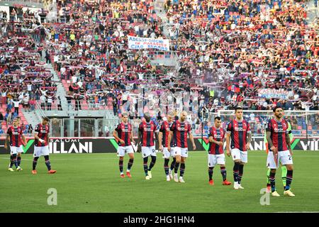 Massimo Paolone/Lapresse 21 septembre 2021 Bologna, Italie football Bologna vs Gênes - Ligue italienne de football A TIM 2021/2022 - Stade Renato Dall'Ara dans le pic: Bologna entrer dans le terrain de football pour le match Banque D'Images