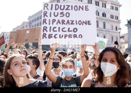 Roberto Monaldo / Lapresse 24-09-2021 Rome (Italie) vendredi pour l'avenir - grève mondiale du climat dans le pic Un moment de la manifestation Banque D'Images