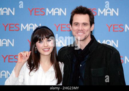 Zooey Deschanel et Jim Carrey assistent à la séance photo « Yes Man » à Rome, en Italie. Banque D'Images