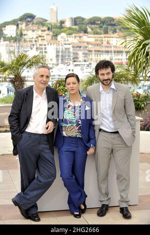 Giovanna Mezzogiorno, Marco Bellocchio et Filippo Timi à la séance photo de 'Vincere' au Festival International du film de Cannes 62nd à Cannes, France Banque D'Images