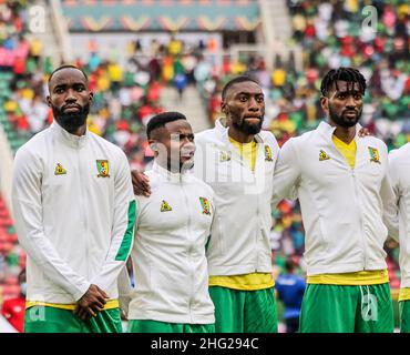 YAOUNDÉ, CAMEROUN - JANVIER 17: Nicolas Moumi Ngamaleu, Collins Fai, Karl Toko Ekambi, André-Frank Zambo Anguissa du Cameroun pendant la coupe d'Afrique des Nations 2021 groupe Un match entre le Cap-Vert et le Cameroun au Stade d'Olembe le 17 janvier 2022 à Yaoundé, Cameroun.(Photo de SF) Banque D'Images