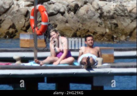 Barbara Berlusconi et son mari Giorgio Valaguzza en vacances dans leur maison Villa Certosa à Porto Cervo, Sardaigne. Banque D'Images