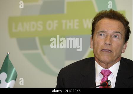 Arnold Schwarzenegger, gouverneur de Californie, lors d'une réunion des 15 régions les plus innovantes du monde à Milan, en Italie Banque D'Images