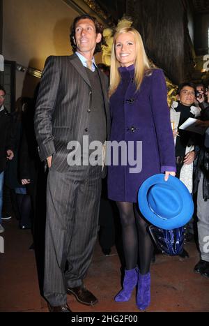 Michelle Hunziker et Richard Dickson, directeur général de Barbie Worldwide célèbrent l'anniversaire de Barbie en 50th à Sotherby's à Florence, en Italie Banque D'Images