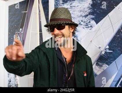 Jay Kay de Jamiroquai photographié pendant la course de voiture Vintage de 1000 miles qui a eu lieu à Brescia, en Italie. Banque D'Images