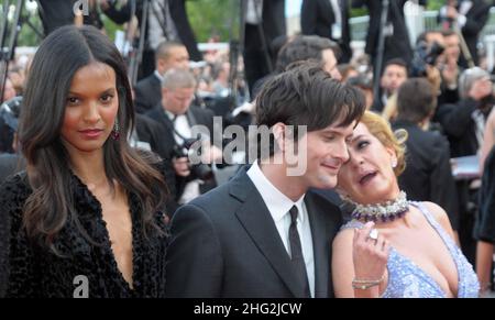 Liya Kebede et vice-présidente de Chopard Caroline Gruosi-Scheufele photographiée lors de la première de On Tour, dans le cadre du Festival de Cannes 63rd, Palais des Festivals, Cannes. Banque D'Images