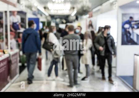 Des personnes abstraites ont été attirées au salon d'exposition de l'expo.Salon d'affaires ou salon de l'emploi.Contexte du concept d'entreprise. Banque D'Images