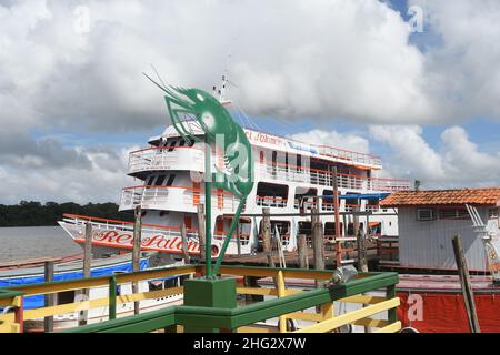 Afuá,Pará,Brésil,11 novembre, 2021.Porto da cidade bord de la rivière Afuá,en Amazonie. Banque D'Images