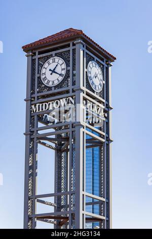 Oklahoma, 17 2022 JANVIER - vue sur le soleil de la tour de l'horloge de Midtown Banque D'Images