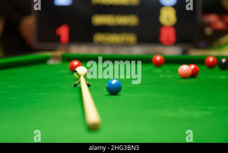 Bâton de reprise sur le jeu de snooker Banque D'Images