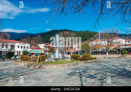 Agia, est une colonie de la région de Larissa, construite sur les pentes du mont Kissavos. Banque D'Images