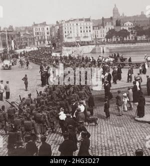 Photo d'époque de la première Guerre mondiale 1914-1918.Le Highland Regiment de l'armée britannique marche à travers Boulogne.France Banque D'Images