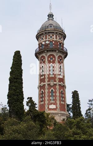 Torre des Aigües de dos Rius au sommet de la montagne Tibidabo à Barcelone, Espagne, Europe Banque D'Images