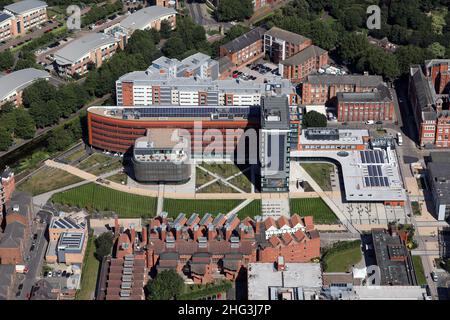 Vue aérienne du bâtiment Vijay Patel (Faculté des arts) de l'Université de Montfort, Leicester Banque D'Images