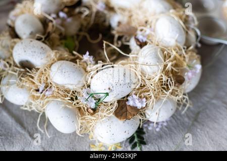 Nid d'oiseau d'oeufs pour pâques Banque D'Images