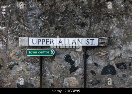 Panneau Upper Allan Street et indicateur indiquant la direction du centre-ville, Blairgowrie Perthshire Scotland UK.Juin 2021. Banque D'Images