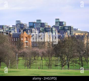 Edimbourg, Ecosse, Royaume-Uni: Quartermile logement et développement des affaires par Foster + partenaires en hiver à travers les Meadows Banque D'Images