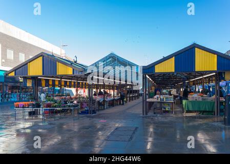 Le marché extérieur dans le centre de Dudley, West Midlands, Royaume-Uni Banque D'Images