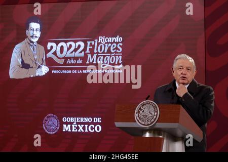 Non exclusif: MEXICO, MEXIQUE - 17 JANVIER 2022: Le Président du Mexique, Andres Manuel Lopez Obrador, réapparaît dans le cadre du briefing quotidien du matin Banque D'Images