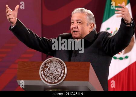 Non exclusif: MEXICO, MEXIQUE - 17 JANVIER 2022: Le Président du Mexique, Andres Manuel Lopez Obrador, réapparaît dans le cadre du briefing quotidien du matin Banque D'Images