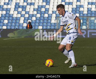 Reggio Emilia (RE), Italia, 16 Gennaio 2022, Mapei Stadium - Citta del Tricolor, 22Â° giornata Campionato Serie A Tim 2021/2022, incontro tra le escadron del Sassuolo Calcio e dell'Hellas Verona, nella foto: 8 Darko Lazovic Banque D'Images