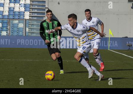 Reggio Emilia (RE), Italia, 16 Gennaio 2022, Mapei Stadium - Citta del Tricolor, 22Â° giornata Campionato Serie A Tim 2021/2022, incontro tra le escadron del Sassuolo Calcio e dell'Hellas Verona, nella foto: 8 Darko Lazovic Banque D'Images