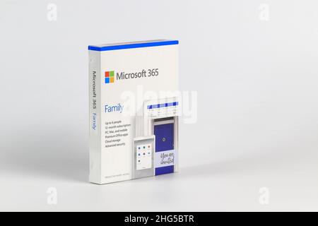 La boîte de vente de la famille Microsoft Office 365. Office 365 est la marque Microsoft Product pour un groupe d'abonnements. Banque D'Images