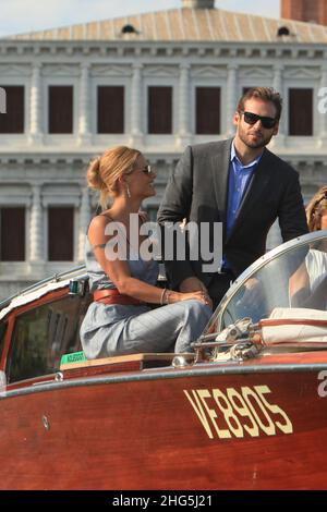 Michelle Hizinker et Tommaso Trussardi arrivent à Venise, Italie le 2 septembre 2016.MVS) Banque D'Images