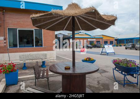 SS Cosma e Damiano, Latina, Italie 09/05/2018: Mancoop Cooperative Society, Industrial and commercial Hub.Concierge.© Andrea Sabbadini Banque D'Images