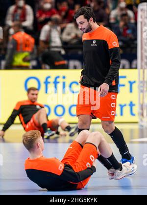 BUDAPEST, HONGRIE - JANVIER 18 : Samir Benghanem des pays-Bas pendant l'échauffement lors du match des hommes EHF Euro 2022 Groupe B entre les pays-Bas et le Portugal au MVM Dome le 18 janvier 2022 à Budapest, Hongrie (photo de Henk Seppen/Orange Pictures) Banque D'Images