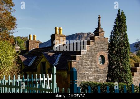 Cottage Gardeners à l'abbaye de Kylemore, comté de Galway, Irlande Banque D'Images