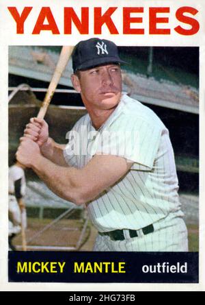 Une carte de base-ball 1964 Topps dépeint le manteau de la salle de famille Mickey avec les New York Yankees. Banque D'Images