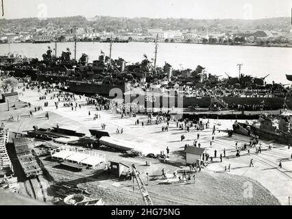 Navires à la Naval Gun Factory des États-Unis, Washington Navy Yard, Washington D.C., le jour de la Marine, le 27 octobre 1945 (27663787666). Banque D'Images
