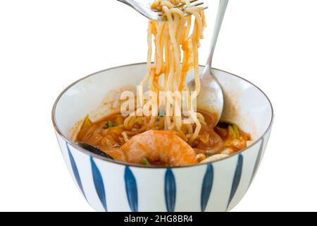 Vue de dessus de la traditionnelle coréenne Noodle, soupe de fruits de mer Jamppong Spicy Noodle, concentration sélective Banque D'Images